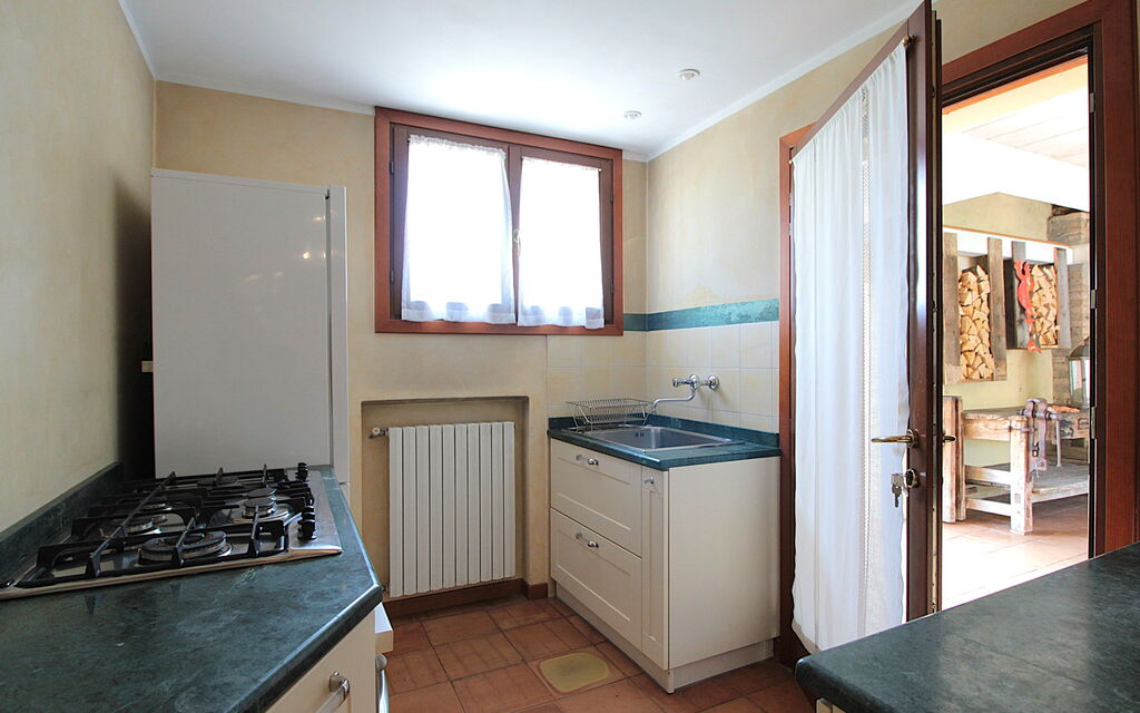 Silea Apartments, Pool, Garden, Treviso - : Autumn, Kitchen, Spring, Summer