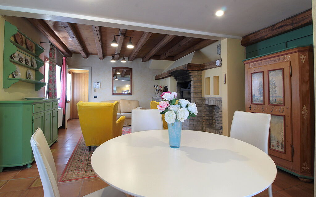 Silea Apartments, Pool, Garden, Treviso - : Autumn, Dining Room, Living Room, Spring, Summer