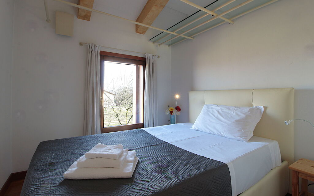 Silea Apartments, Pool, Garden, Treviso - : Autumn, Bedroom, Spring, Summer