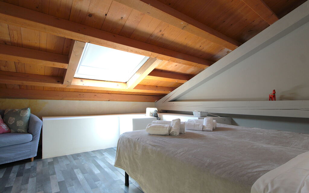 Silea Apartments, Pool, Garden, Treviso - : Autumn, Bedroom, Spring, Summer
