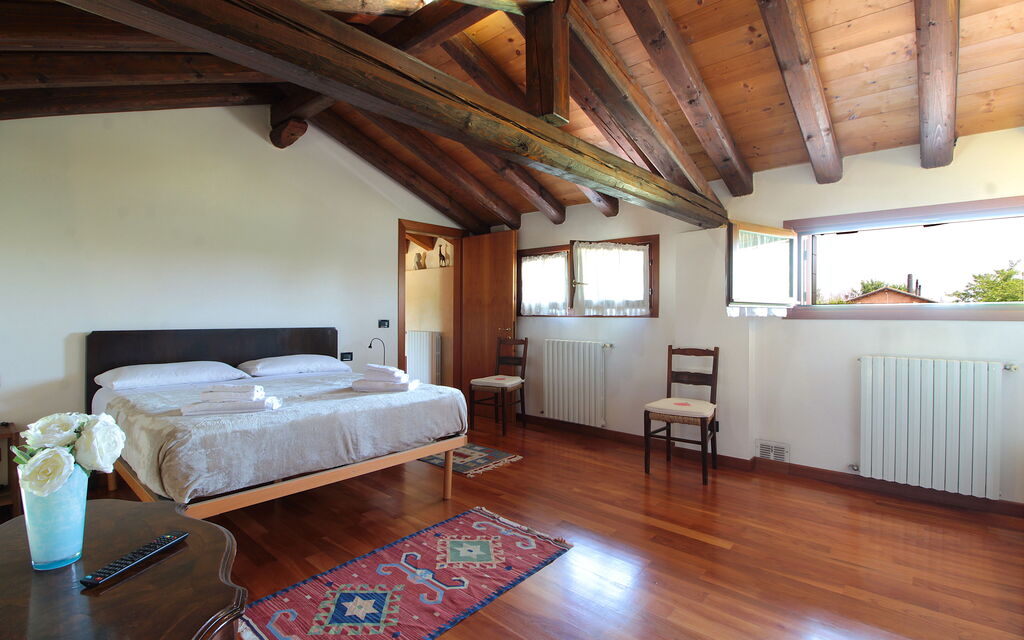 Silea Apartments, Pool, Garden, Treviso - : Autumn, Spring, Summer