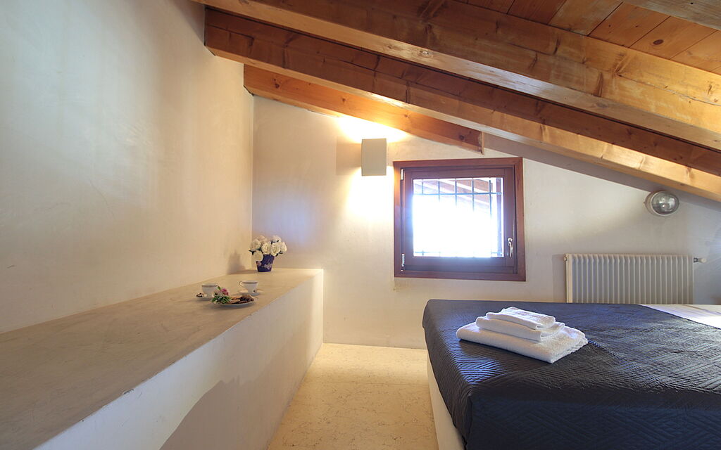 Silea Apartments, Pool, Garden, Treviso - : Autumn, Bedroom, Spring, Summer