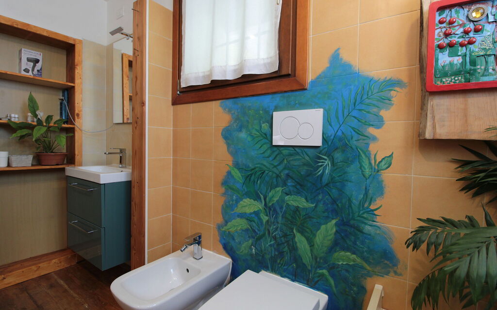 Silea Apartments, Pool, Garden, Treviso - : Autumn, Bathroom, Spring, Summer