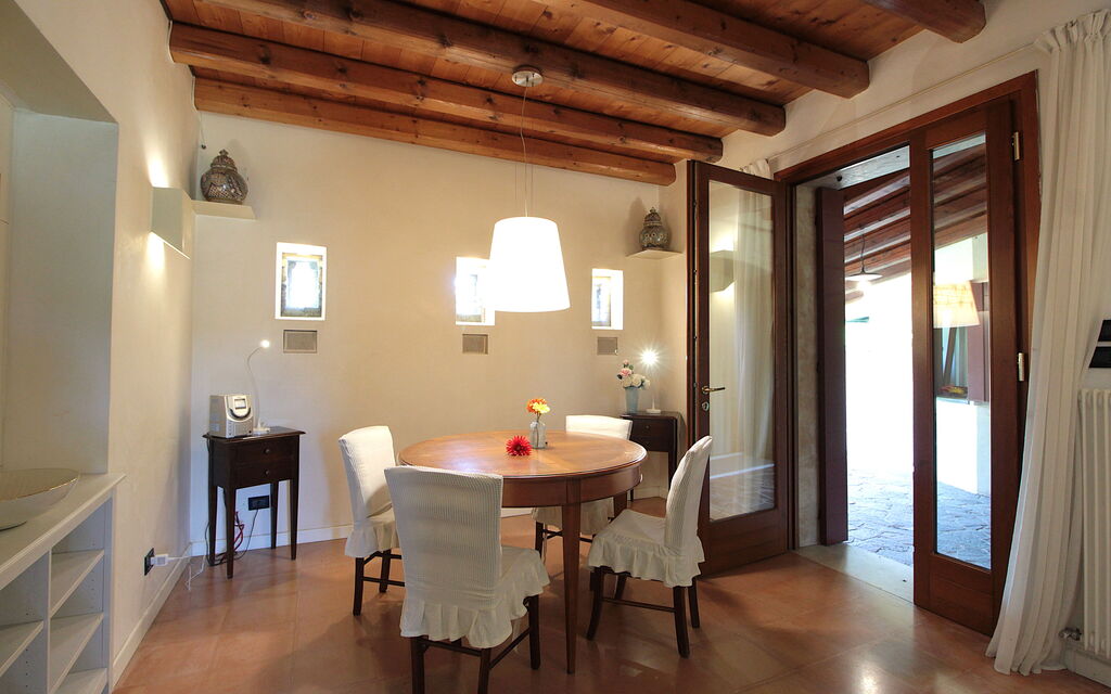 Silea Apartments, Pool, Garden, Treviso - : Autunno, Dettagli della stanza, Estate, Primavera