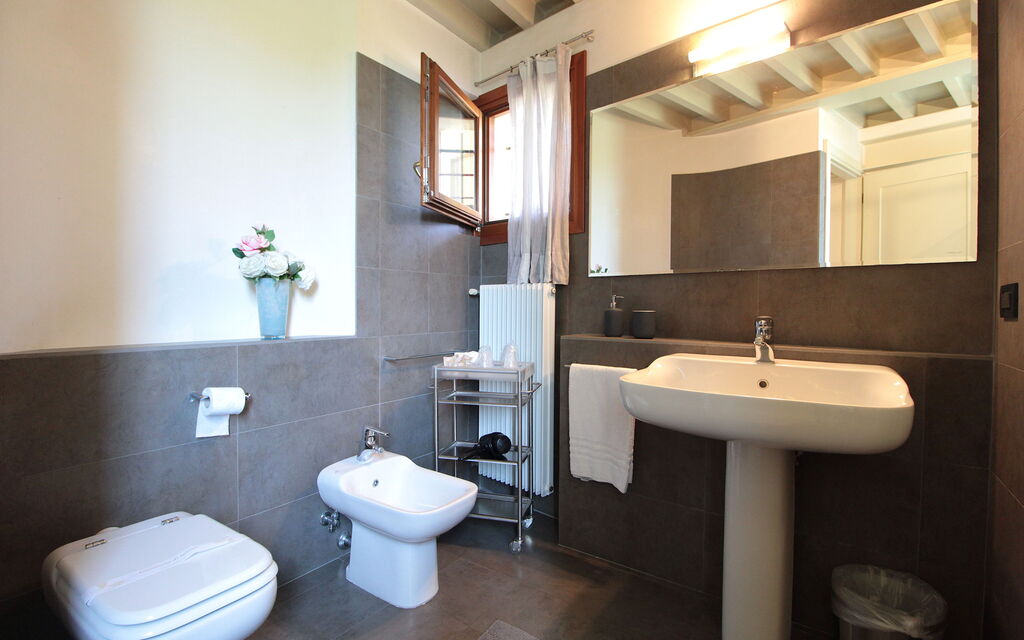 Silea Apartments, Pool, Garden, Treviso - : Autunno, Bagno, Estate, Primavera