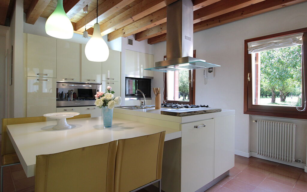 Silea Apartments, Pool, Garden, Treviso - : Autunno, Cucina, Estate, Primavera