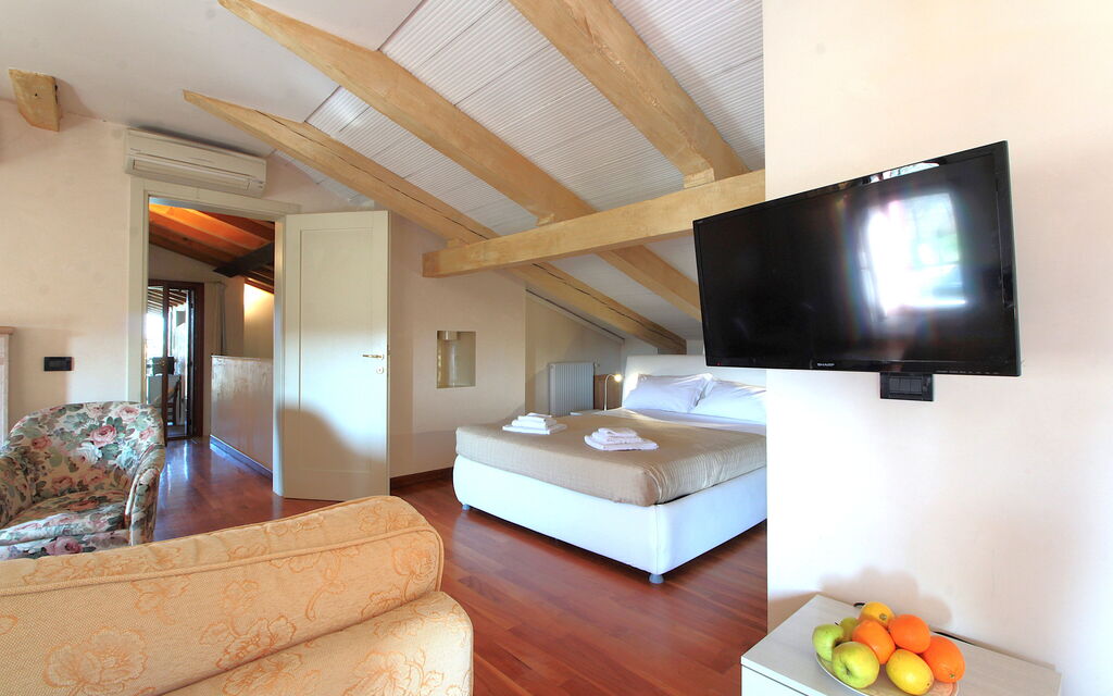 Silea Apartments, Pool, Garden, Treviso - : Autumn, Bedroom, Spring, Summer