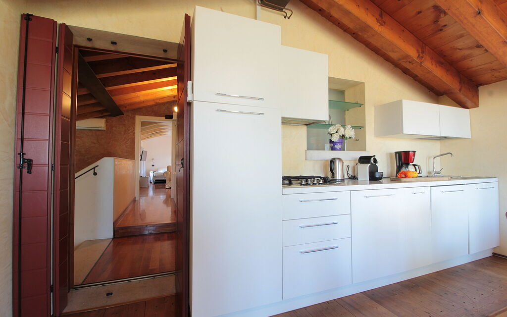 Silea Apartments, Pool, Garden, Treviso - : Autumn, Kitchen, Spring, Summer