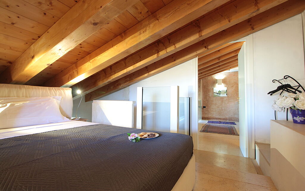 Silea Apartments, Pool, Garden, Treviso - : Autumn, Bedroom, Spring, Summer