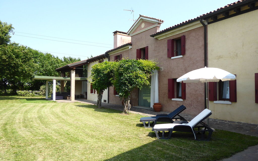 Silea Apartments, Pool, Garden, Treviso - : Autumn, Garden, Spring, Summer