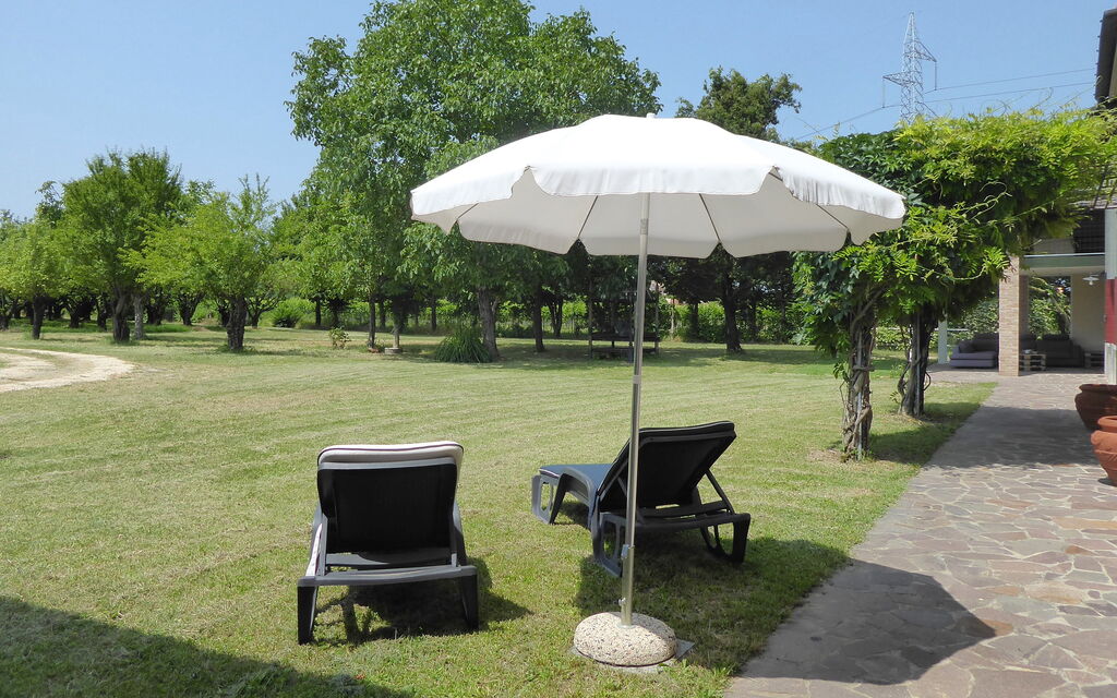 Silea Apartments, Pool, Garden, Treviso: Autunno, Estate, Giardino, Primavera