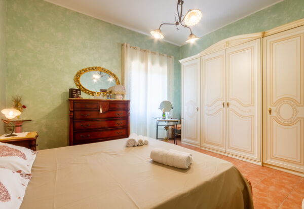 Luxury Private Villa With Garden: Autunno, Camera da letto, Estate, Primavera