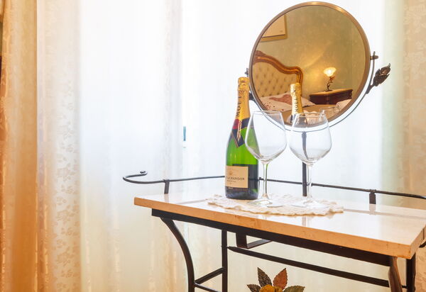 Luxury Private Villa With Garden: Autunno, Camera da letto, Estate, Primavera