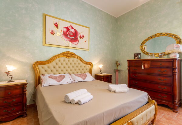 Luxury Private Villa With Garden: Autunno, Camera da letto, Estate, Primavera