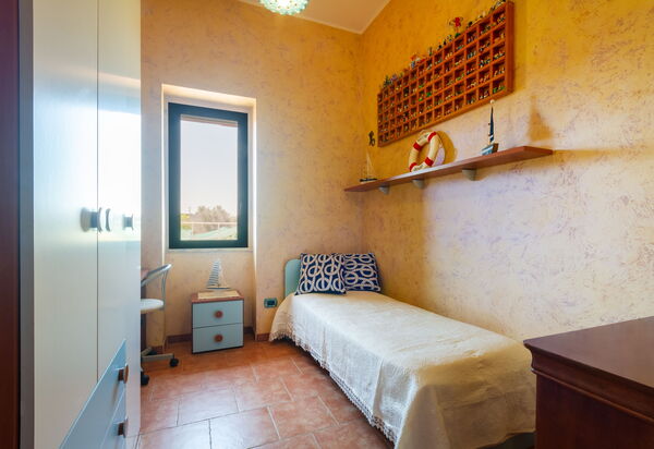 Luxury Private Villa With Garden: Autunno, Camera da letto, Estate, Primavera