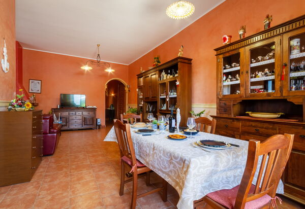 Luxury Private Villa With Garden: Autunno, Estate, Primavera, Sala da pranzo