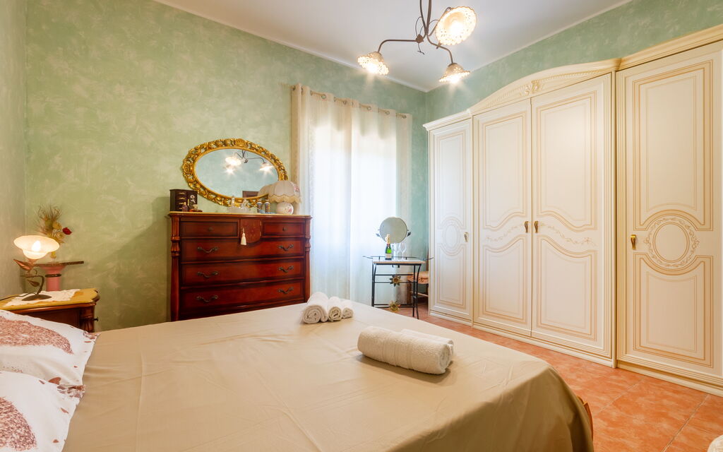 Luxury Private Villa With Garden: Autunno, Camera da letto, Estate, Primavera