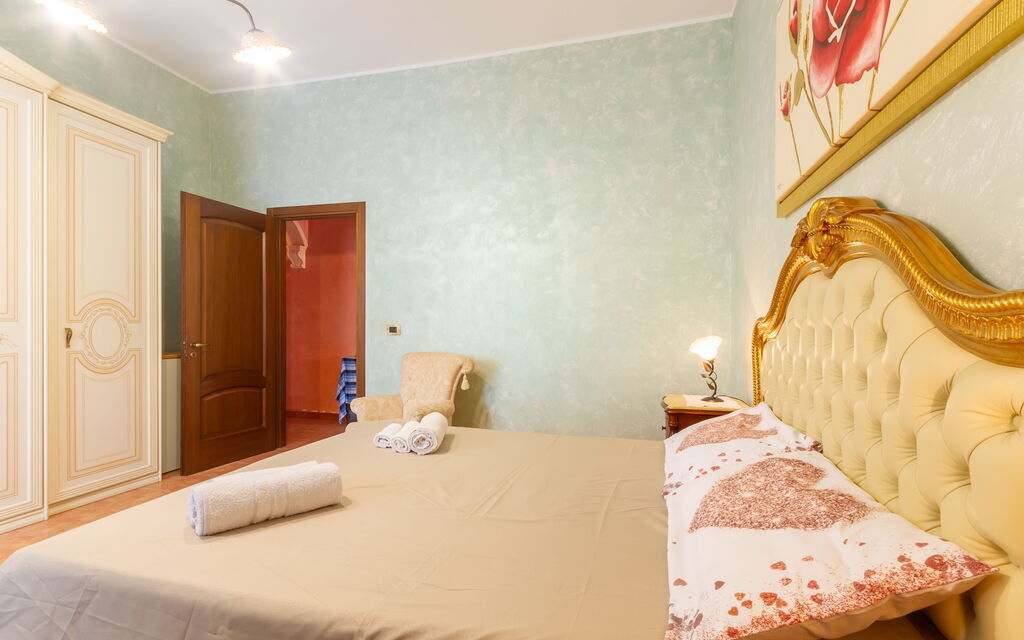 Luxury Private Villa With Garden: Autunno, Camera da letto, Estate, Primavera