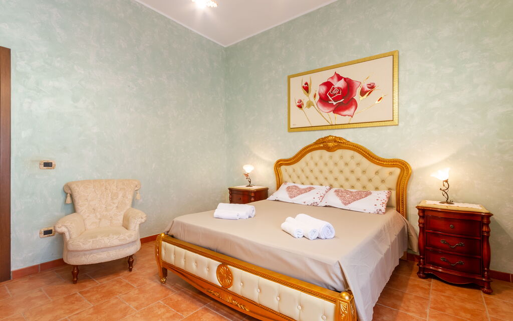 Luxury Private Villa With Garden: Autunno, Camera da letto, Estate, Primavera