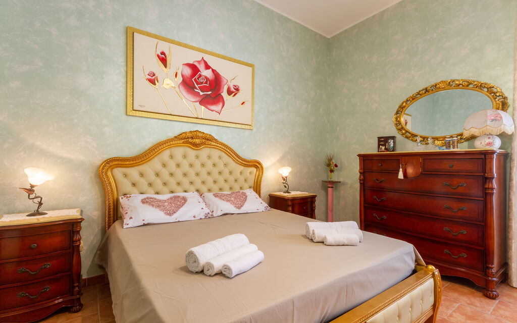 Luxury Private Villa With Garden: Autunno, Camera da letto, Estate, Primavera