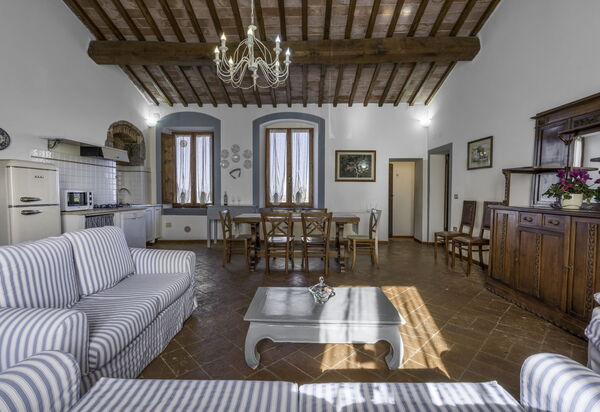 Agriturismo Agresto Apartments And Cottage, Pool, Casole D'elsa: Autunno, Estate, Primavera, Sala da pranzo, Soggiorno