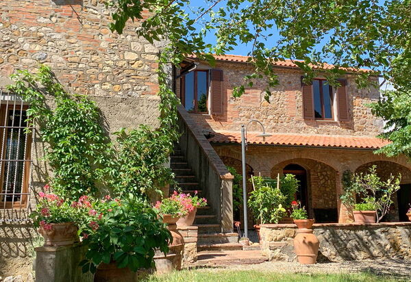 Agriturismo Agresto Apartments And Cottage, Pool, Casole D'elsa: Autunno, Entrata Principale, Estate, Primavera