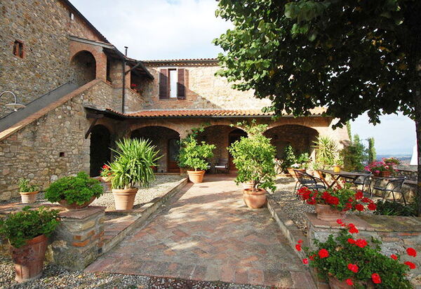 Agriturismo Agresto Apartments And Cottage, Pool, Casole D'elsa: Autunno, Estate, Esterni, Primavera