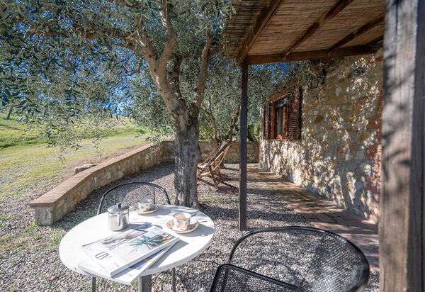 Agriturismo Agresto Apartments And Cottage, Pool, Casole D'elsa: Autunno, Estate, Giardino, Primavera