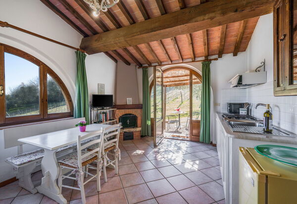 Agriturismo Agresto Apartments And Cottage, Pool, Casole D'elsa: Autunno, Bagno, Cucina, Estate, Primavera