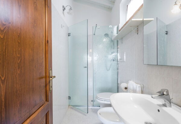 Agriturismo Agresto Apartments And Cottage, Pool, Casole D'elsa: Autunno, Bagno, Estate, Primavera