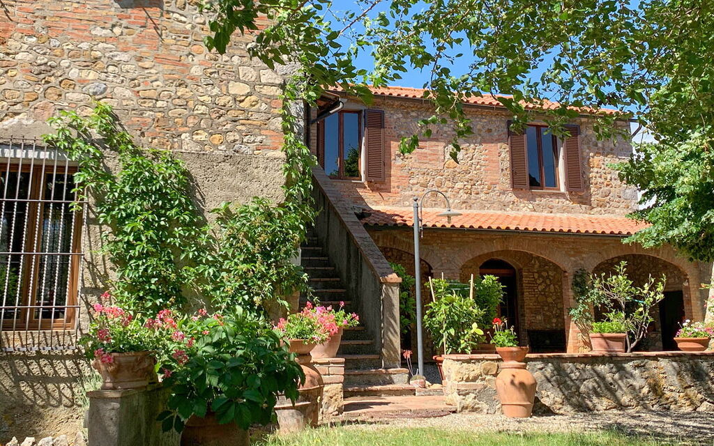 Agriturismo Agresto Apartments And Cottage, Pool, Casole D'elsa: Autumn, Main Entrance, Spring, Summer