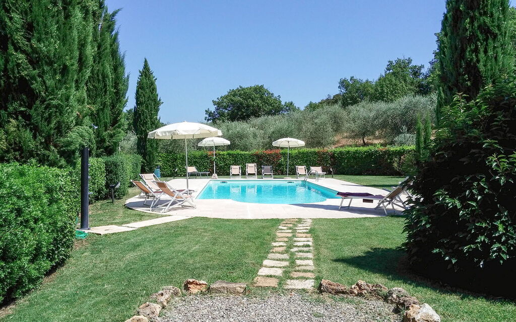 Agriturismo Agresto Apartments And Cottage, Pool, Casole D'elsa: Autumn, Pool, Spring, Summer