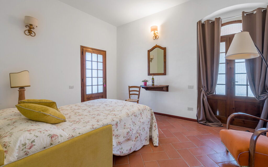 Agriturismo Agresto Apartments And Cottage, Pool, Casole D'elsa - : Autumn, Bathroom, Bedroom, Spring, Summer