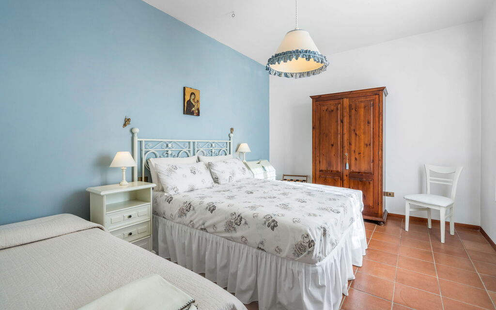 Agriturismo Agresto Apartments And Cottage, Pool, Casole D'elsa - : Autumn, Bathroom, Bedroom, Spring, Summer