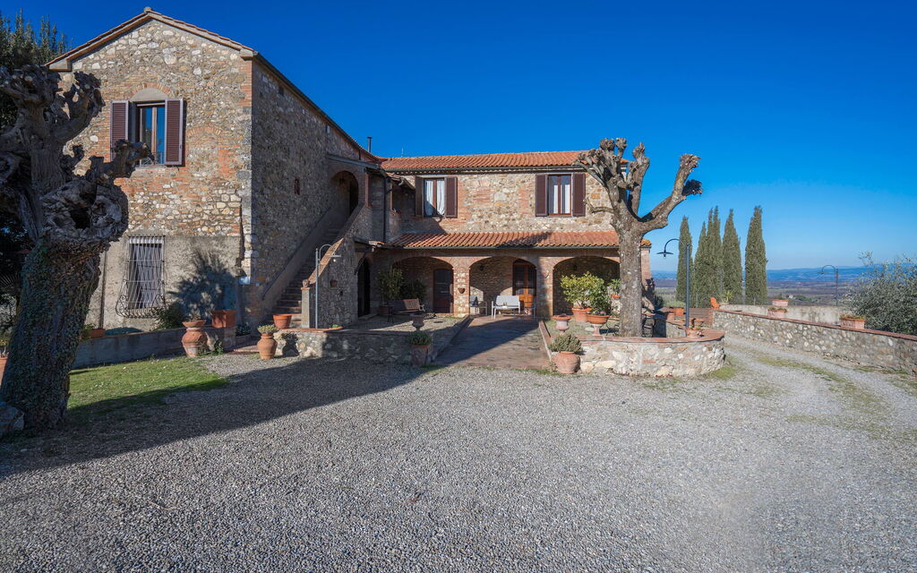 Agriturismo Agresto Apartments And Cottage, Pool, Casole D'elsa: Autumn, Main Entrance, Spring, Summer