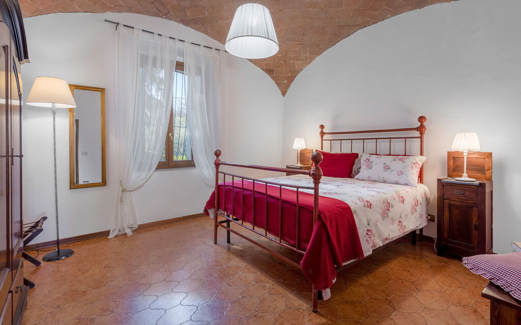 Agriturismo Agresto Apartments And Cottage, Pool, Casole D'elsa - : Autumn, Bathroom, Bedroom, Spring, Summer