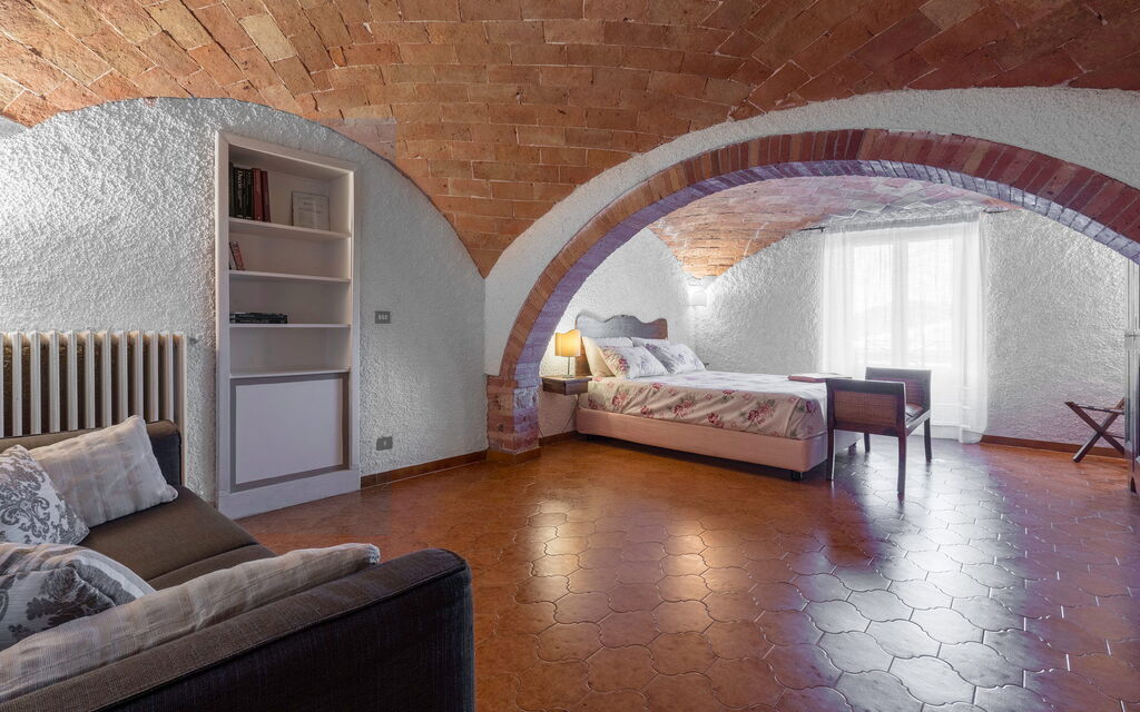 Agriturismo Agresto Apartments And Cottage, Pool, Casole D'elsa - : Autumn, Bathroom, Bedroom, Spring, Summer