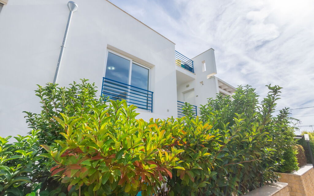 Beach Life Apartment In Boncore: Autumn, Main Entrance, Spring, Summer, Winter