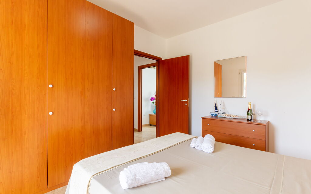 Beach Life Apartment In Boncore: Autumn, Bedroom, Spring, Summer, Winter