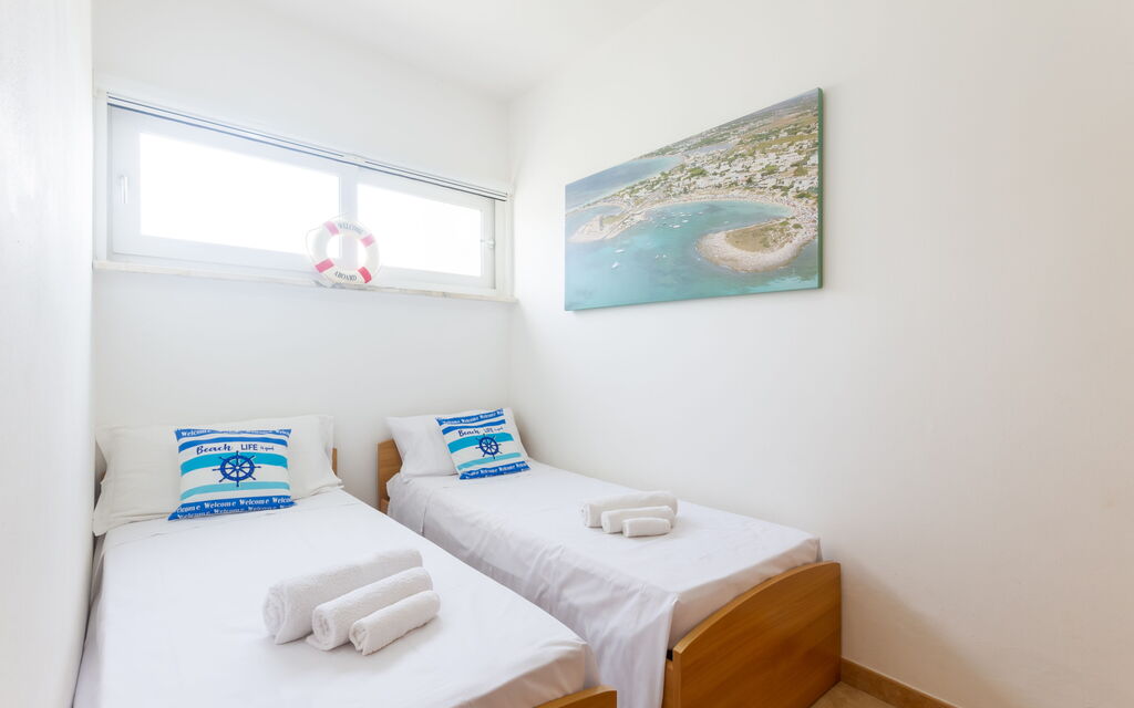 Beach Life Apartment In Boncore: Autumn, Bedroom, Spring, Summer, Winter