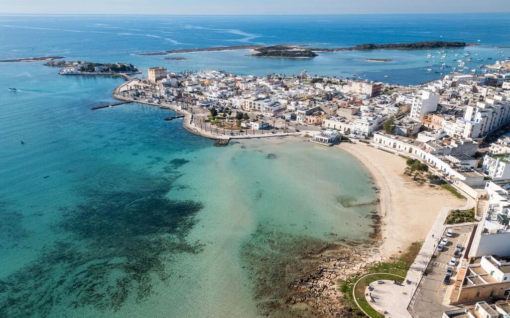 Beach Life Apartment In Boncore: Autumn, Building Exterior, Spring, Summer, Winter