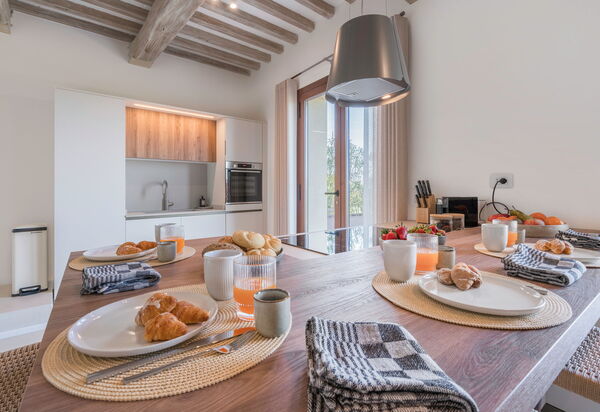 Belmonte Spereto Apartment With Pool, Montaione: Autunno, Cucina, Estate, Primavera, Soggiorno