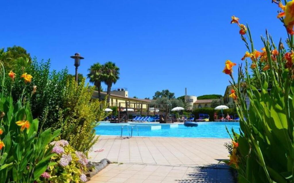 Nature & Country Resort Near The sea: Autunno, Estate, Piscina, Primavera