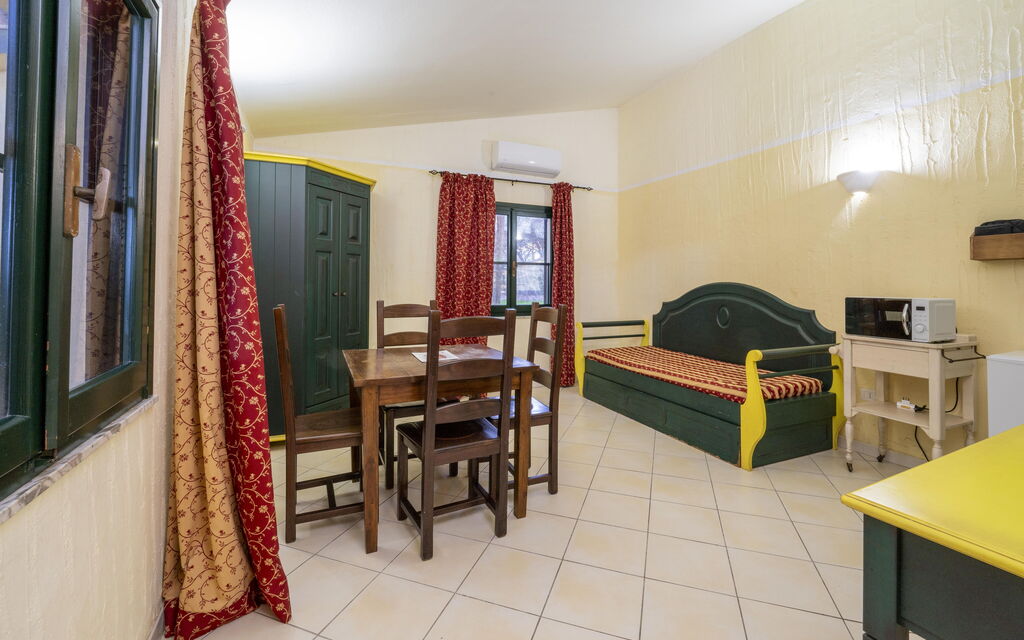 Nature & Country Resort Near The sea - : Autumn, Dining Room, Kitchen, Living Room, Spring, Summer, Winter