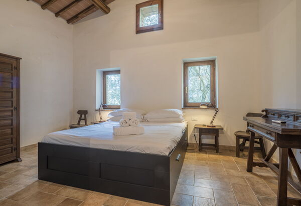 Cottage Monti Pet Friendly With Shared Pool: Autunno, Camera da letto, Estate, Primavera
