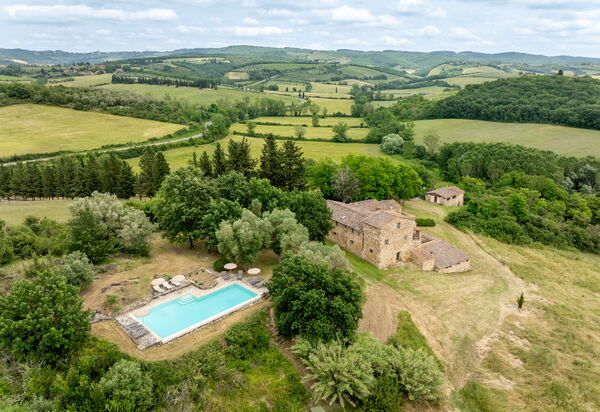 In the Heart of Chianti, Pool, Wifi, View - Lilliano: Autumn, Pool, Scenic View, Spring, Summer