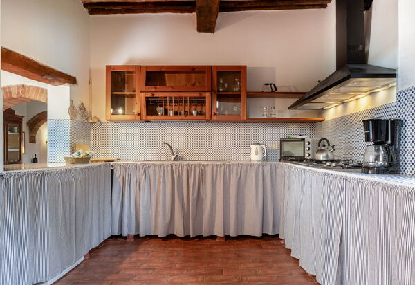 In the Heart of Chianti, Pool, Wifi, View - Lilliano: Autumn, Kitchen, Spring, Summer