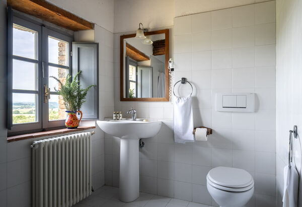 In the Heart of Chianti, Pool, Wifi, View - Lilliano: Autumn, Bathroom, Spring, Summer