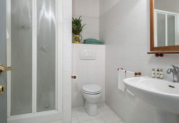 In the Heart of Chianti, Pool, Wifi, View - Lilliano: Autumn, Bathroom, Spring, Summer