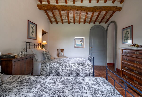 In the Heart of Chianti, Pool, Wifi, View - Lilliano: Autumn, Bedroom, Spring, Summer
